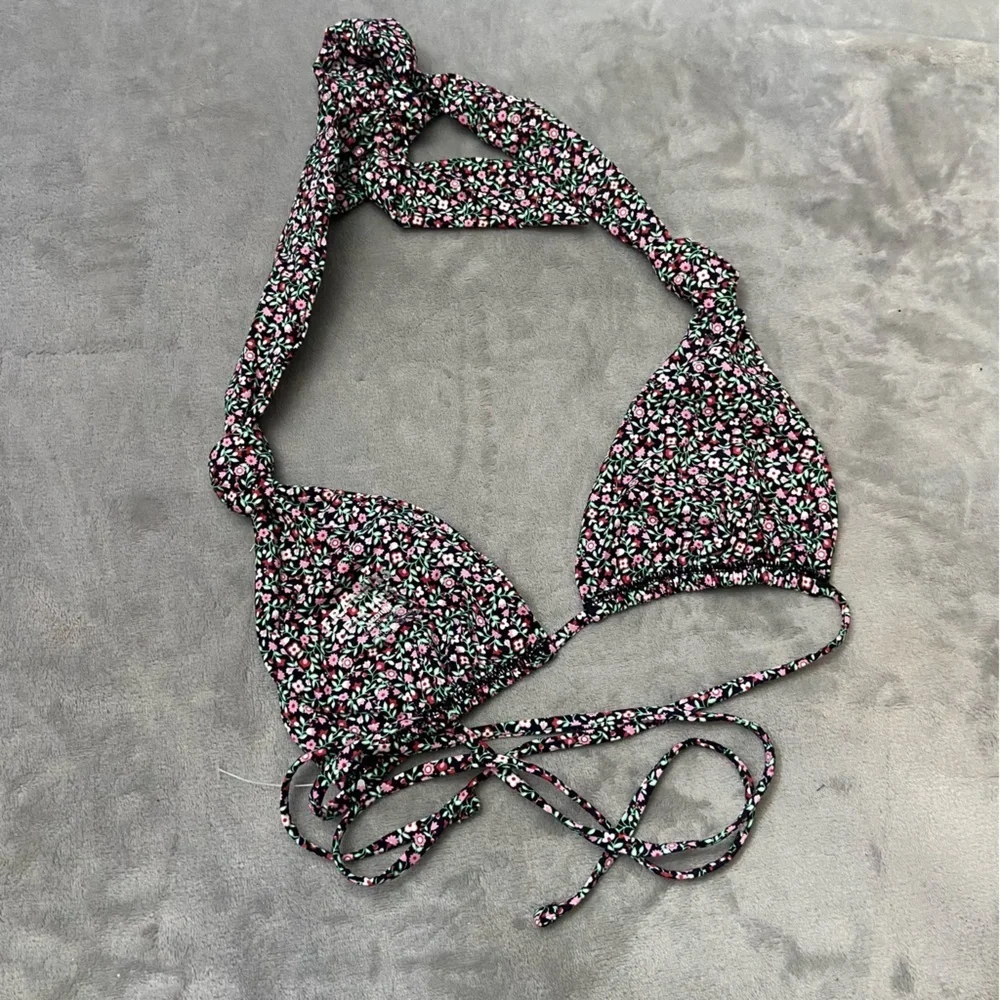 New! Frankie’s Bikinis Kealy triangle bikini top summer nights floral 4649